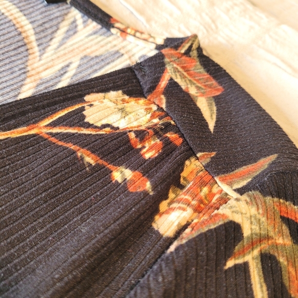 ⏰️3/$10 M/M Lily Morgan Long sleeves ribbed blouse - Picture 6 of 8